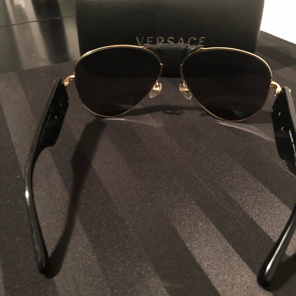 Authentic Versace sunglasses SOLD! - Picture 3 of 6
